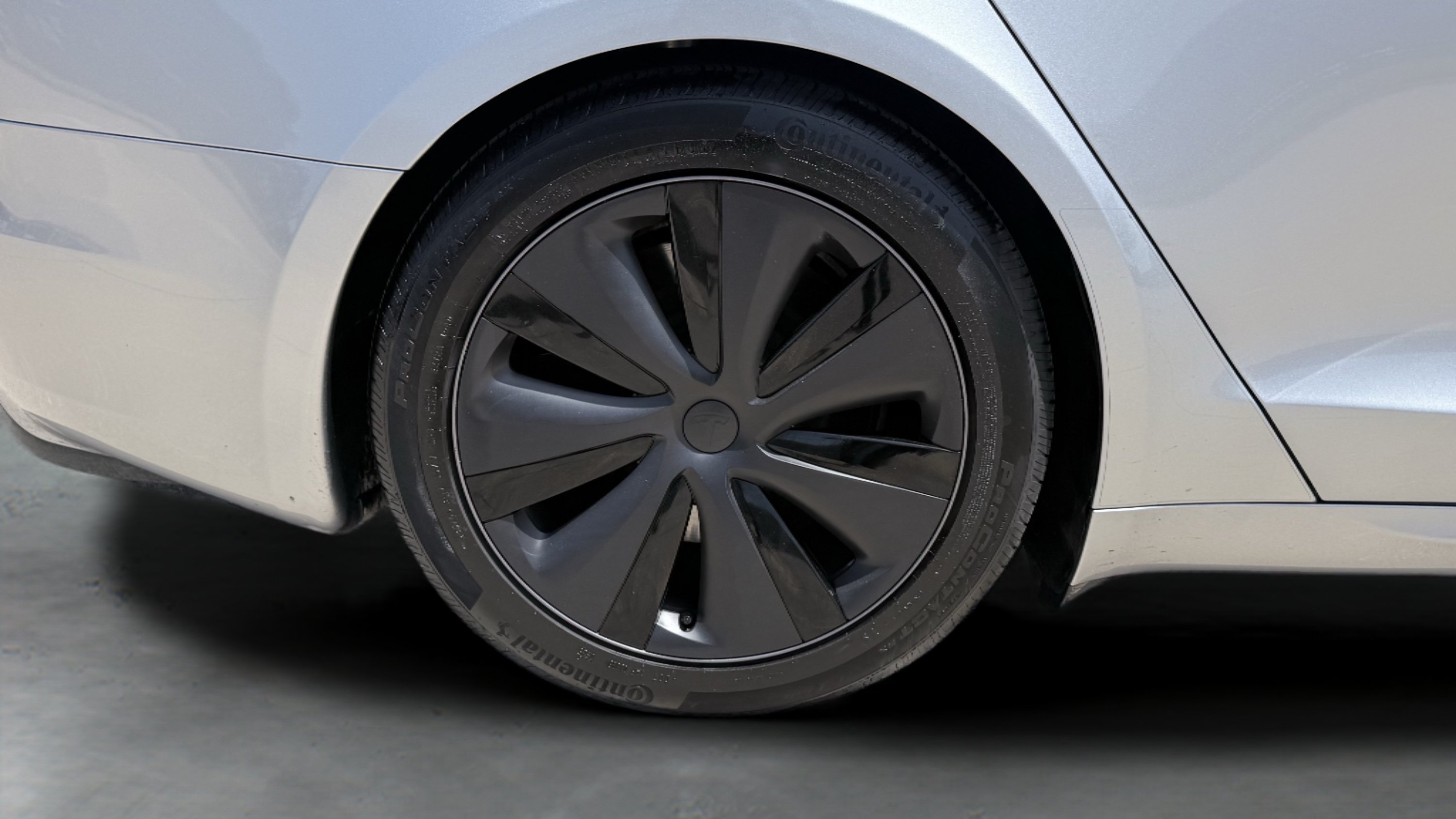 Used 2025 Tesla Model S AWD/4WD image 10