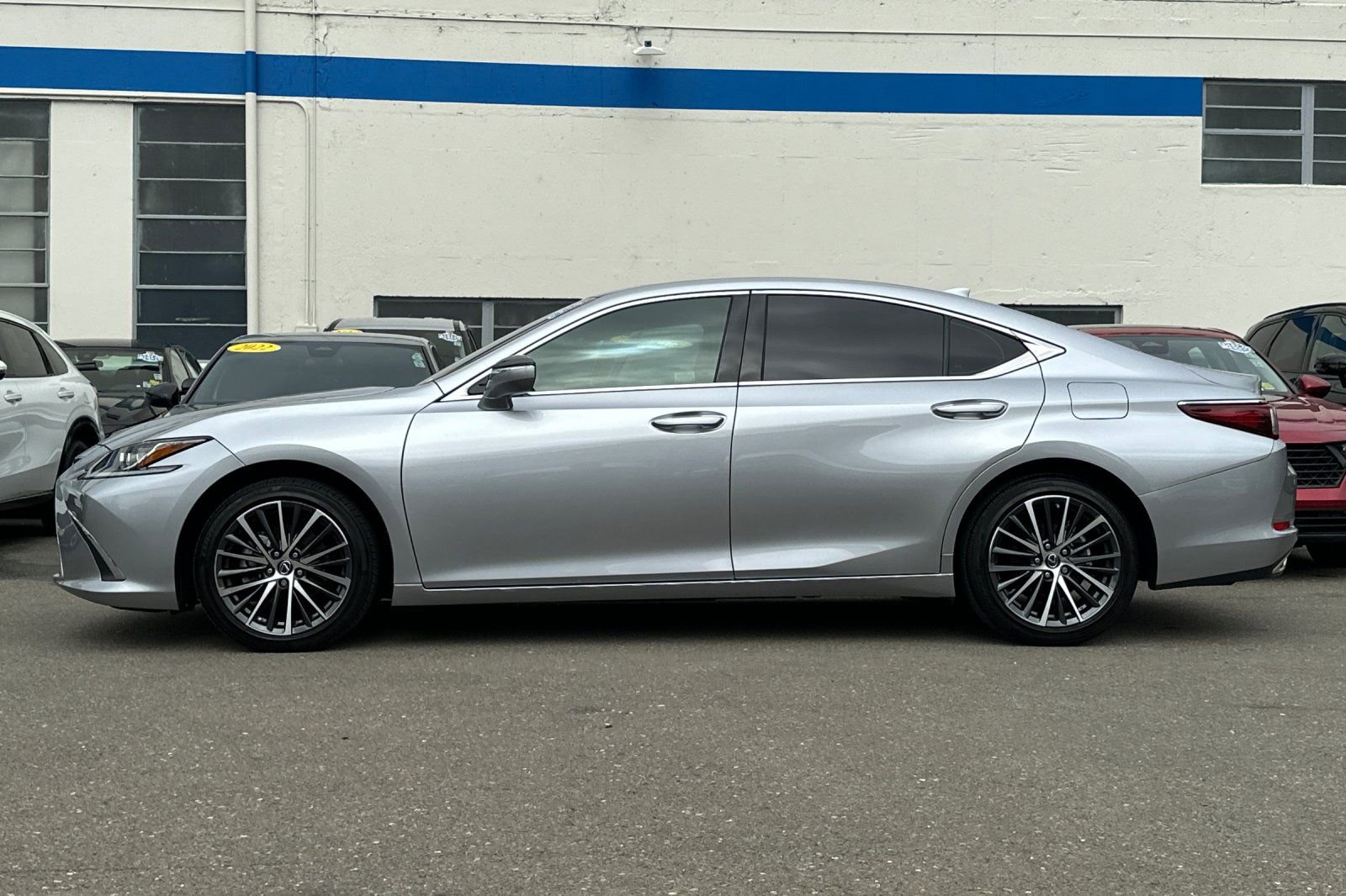 Used 2025 Lexus ES 350 w/ Premium Package FWD image 7