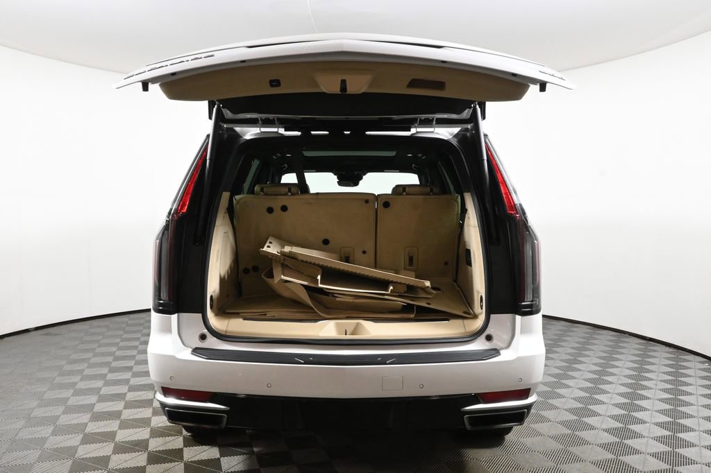 Used 2023 Cadillac Escalade Premium Luxury AWD/4WD image 41