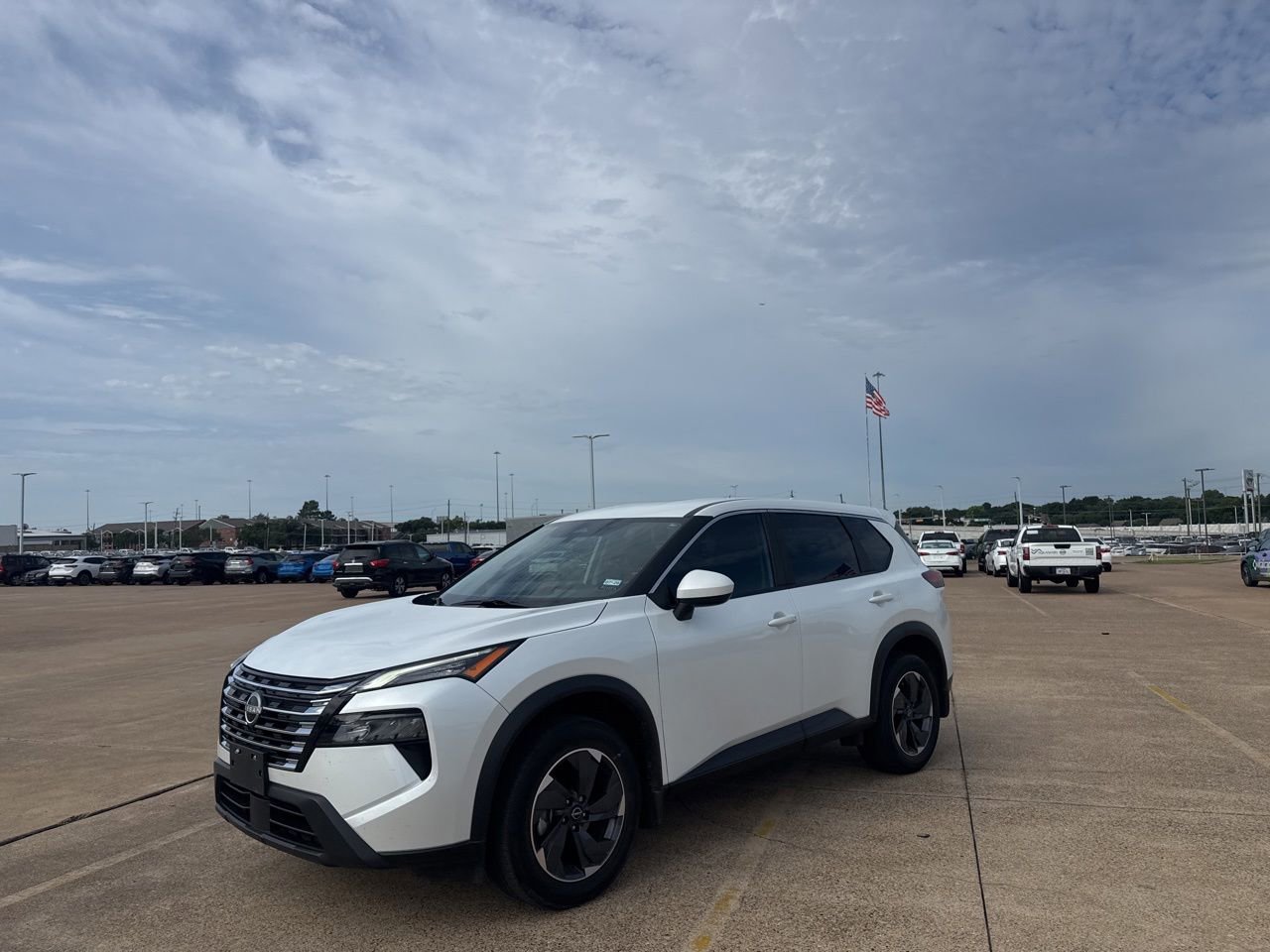 Certified 2024 Nissan Rogue SV FWD image 8