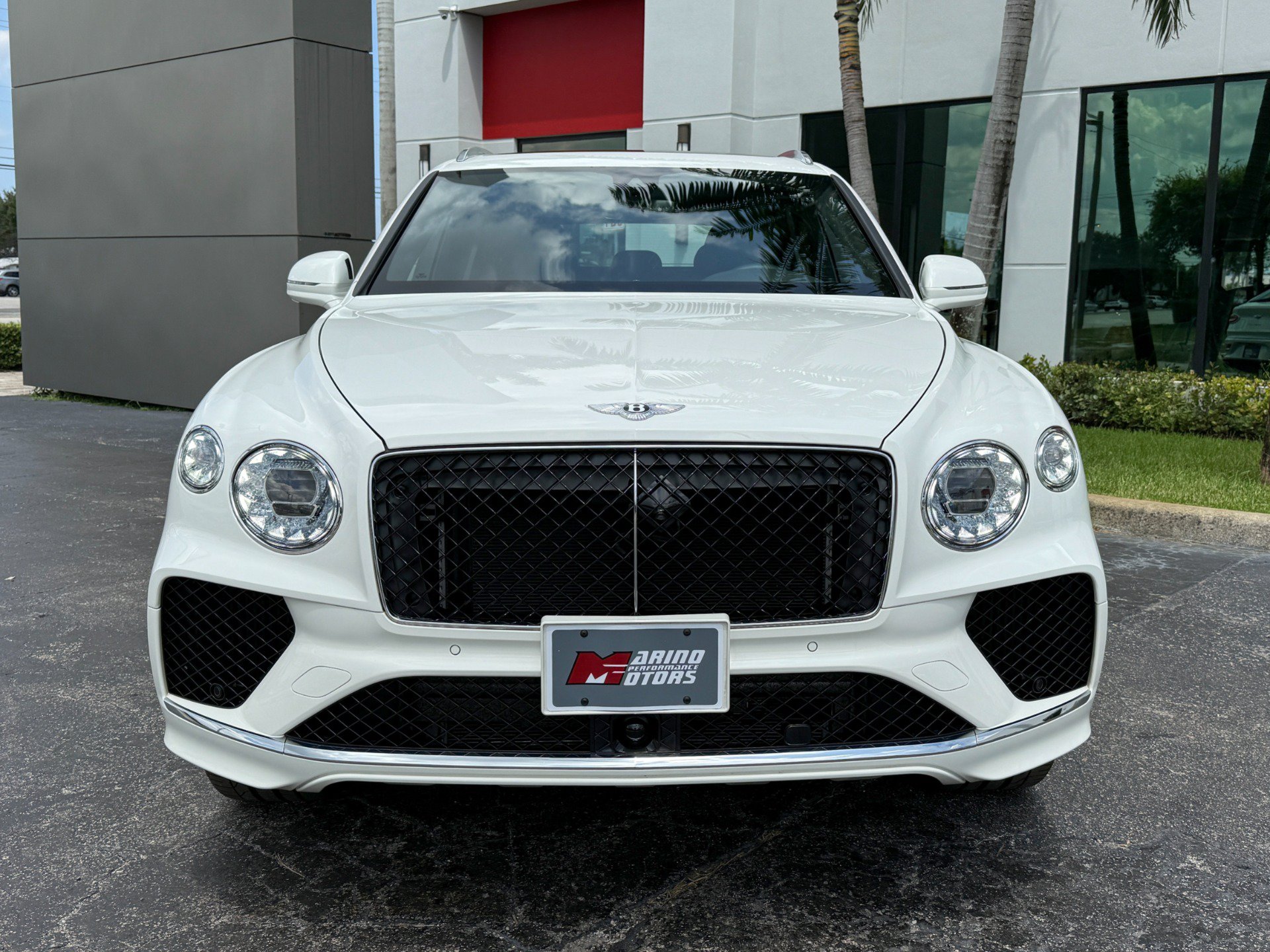 Used 2024 Bentley Bentayga AWD/4WD image 4
