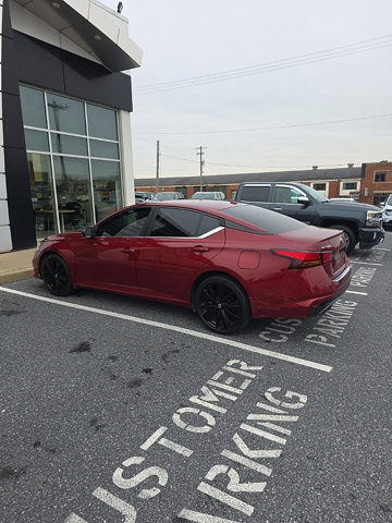 Used 2021 Nissan Altima 2.5 SR w/ SR Premium Package image 8