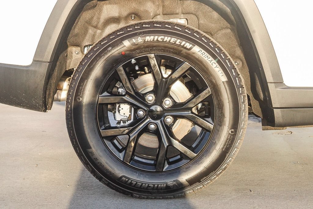 New 2026 Jeep Grand Cherokee Altitude AWD/4WD image 12