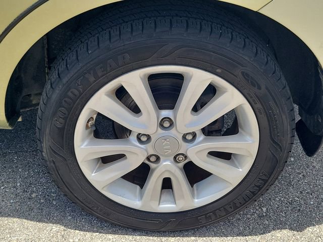Used 2012 Kia Soul + FWD image 8