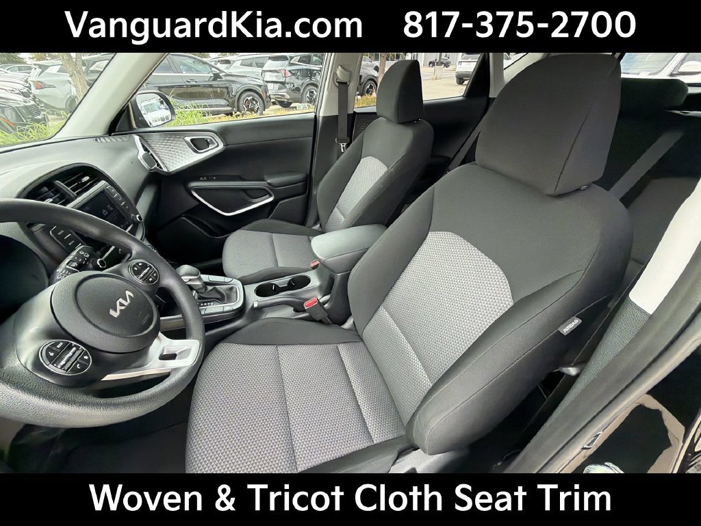 Certified 2025 Kia Soul LX w/ LX Technology Package FWD image 15