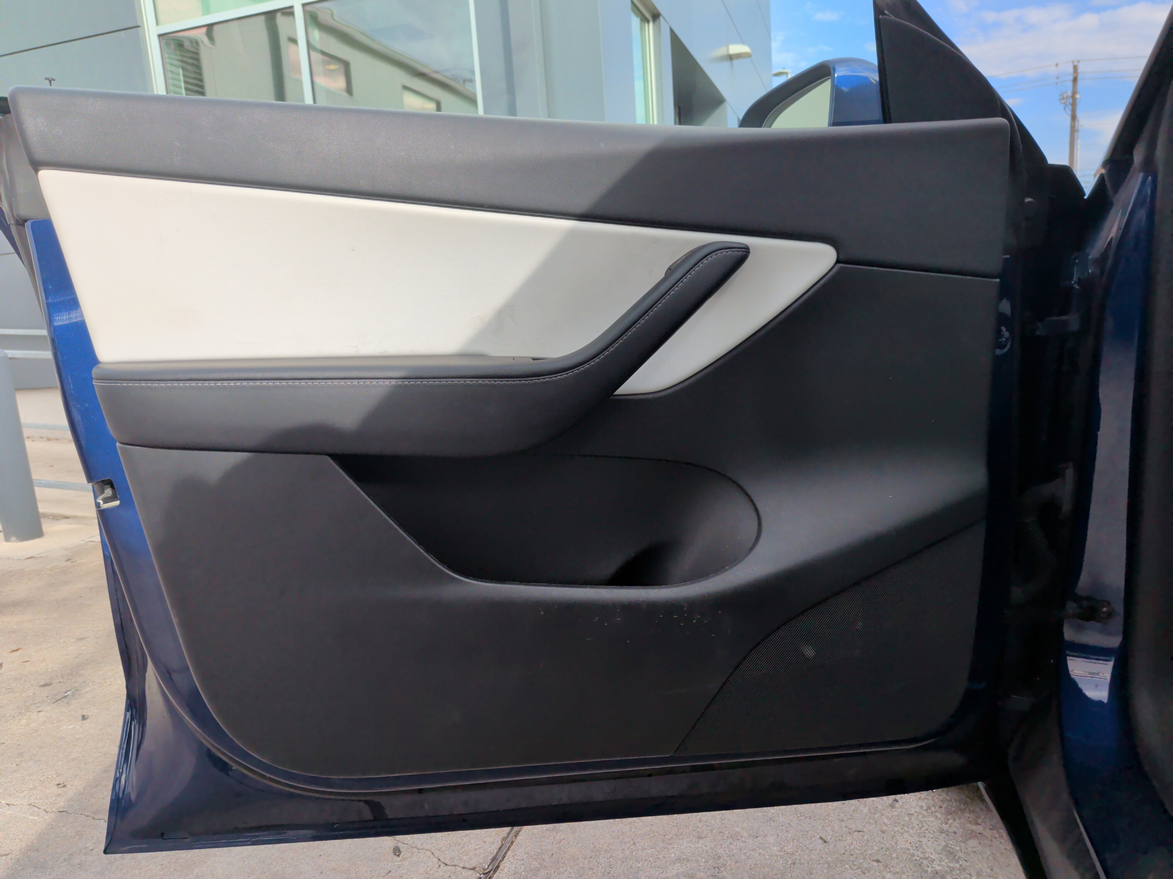 Used 2022 Tesla Model Y Long Range image 12