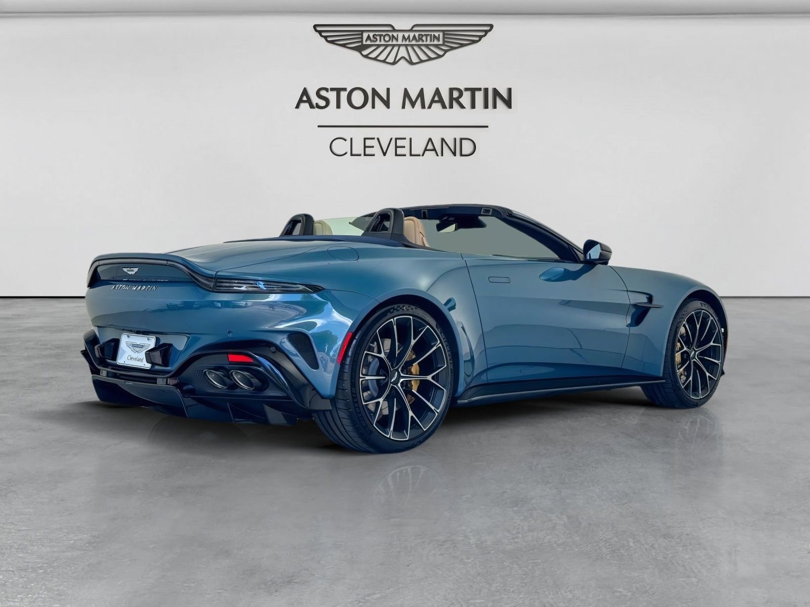 New 2026 Aston Martin V8 Vantage Coupe RWD image 3