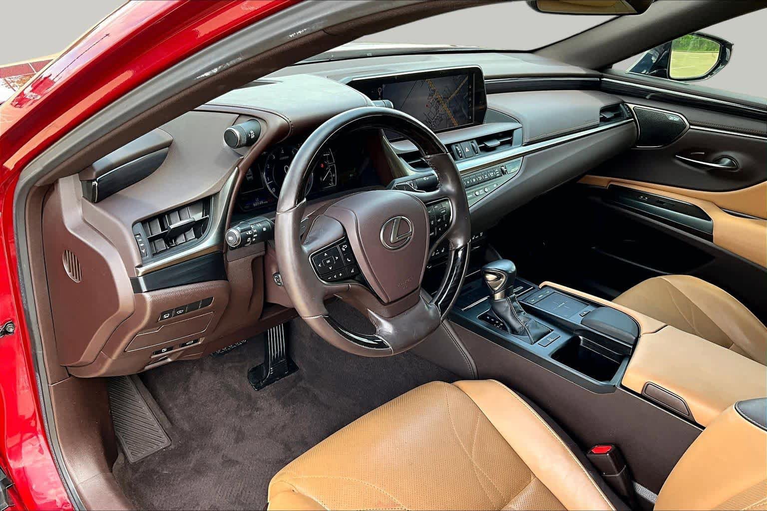 Used 2020 Lexus ES 350 Ultra Luxury w/ Accessory Package 2 FWD image 18