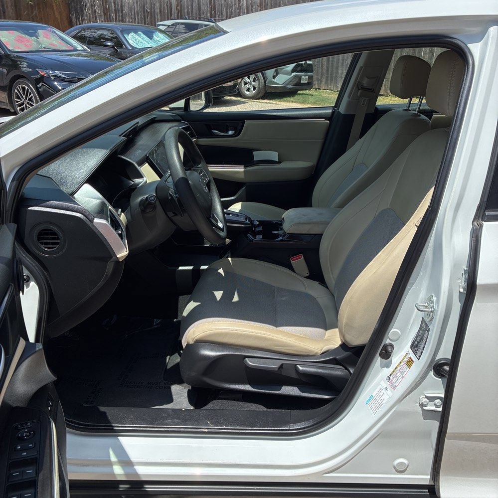 Used 2018 Honda Clarity Plug-In Hybrid image 3