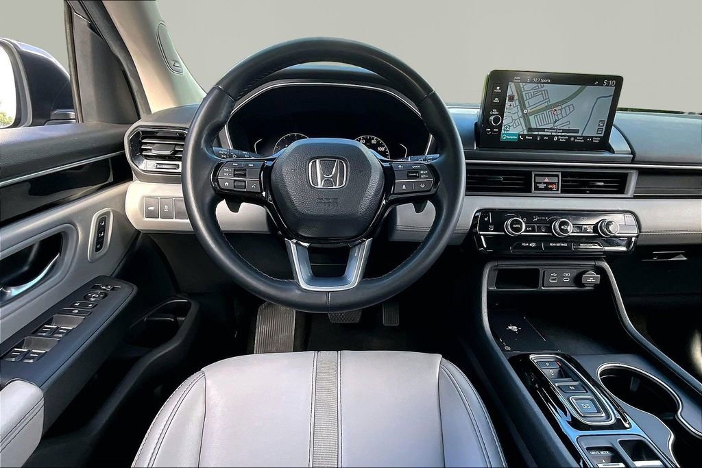 Certified 2025 Honda Pilot Touring image 8