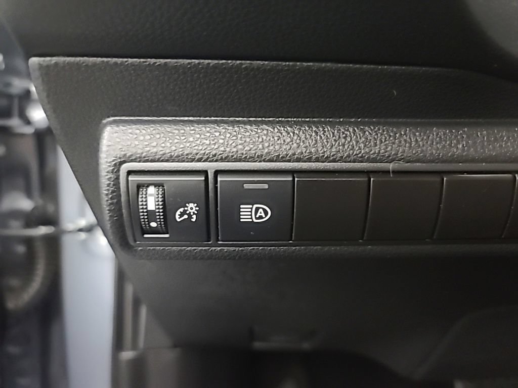 Used 2025 Toyota Corolla LE FWD image 29