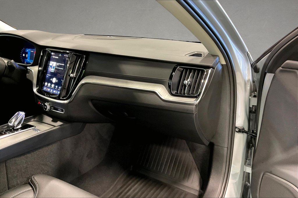 New 2026 Volvo V60 B5 Cross Country Ultra w/ Protection Package Premier AWD/4WD image 27