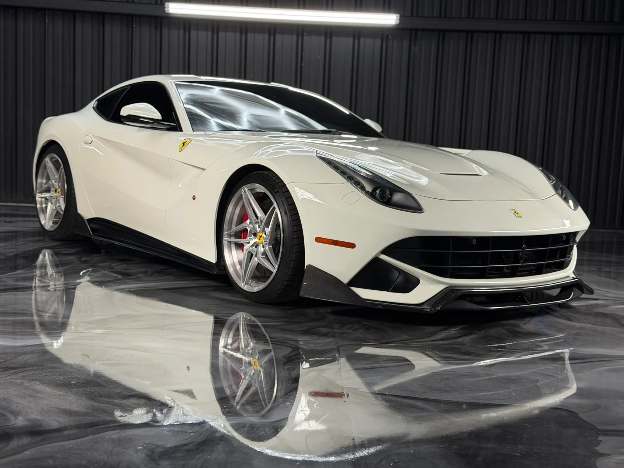 Used 2015 Ferrari F12 Berlinetta RWD image 14