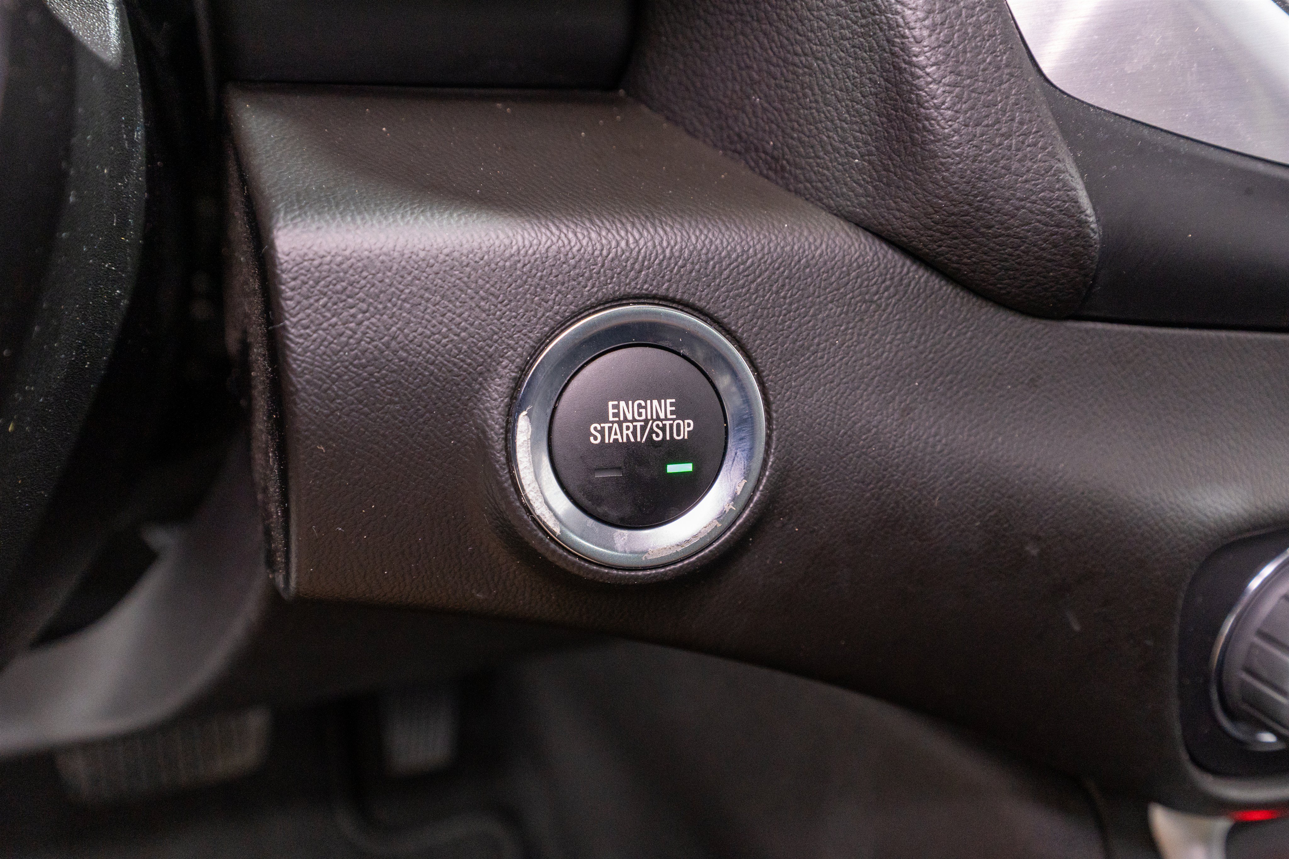Used 2024 GMC Terrain SLT w/ Infotainment Package II FWD image 31