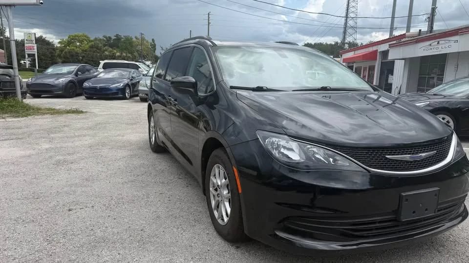 Used 2020 Chrysler Voyager Lxi FWD image 9