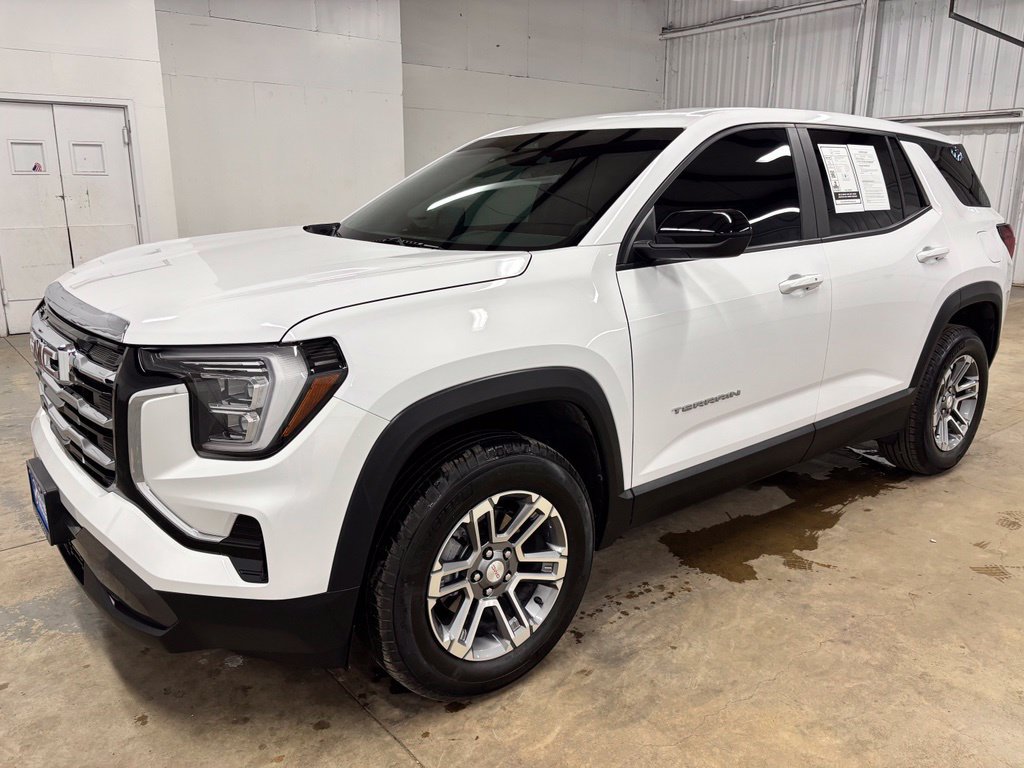Used 2026 GMC Terrain Elevation FWD image 3