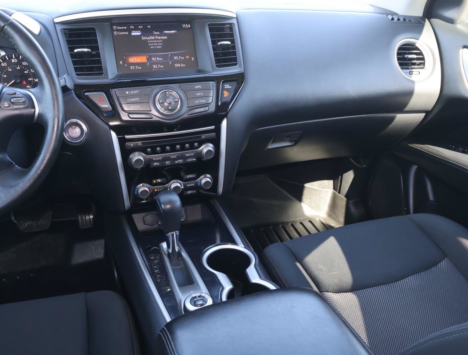 Used 2018 Nissan Pathfinder SV AWD/4WD image 11