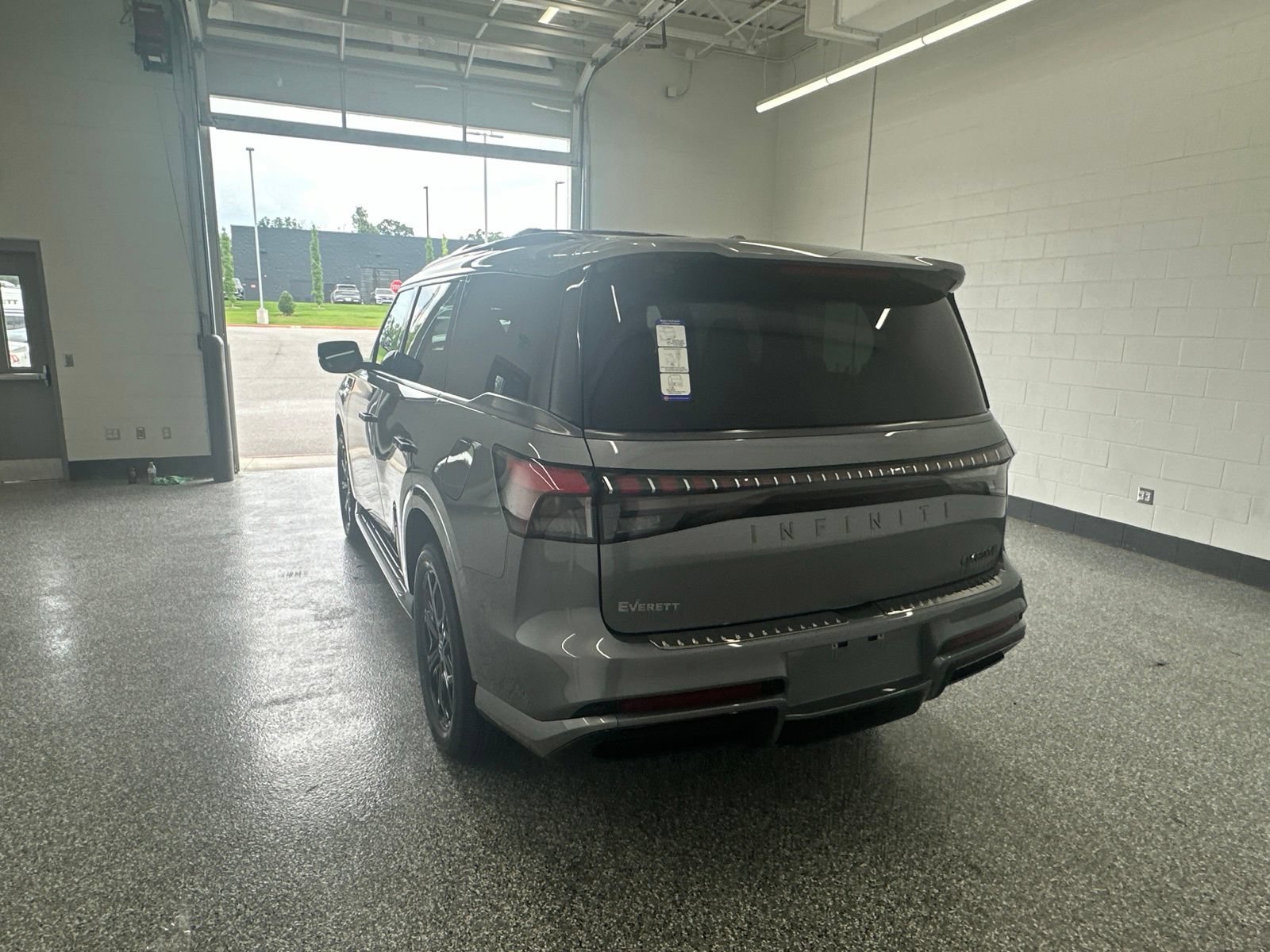 New 2027 INFINITI QX80 Sensory w/ Sport Exterior Package AWD/4WD image 2