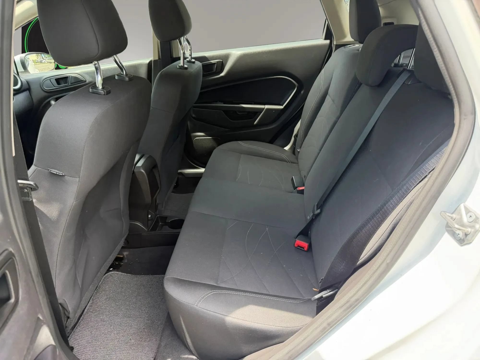 Used 2018 Ford Fiesta SE FWD image 7