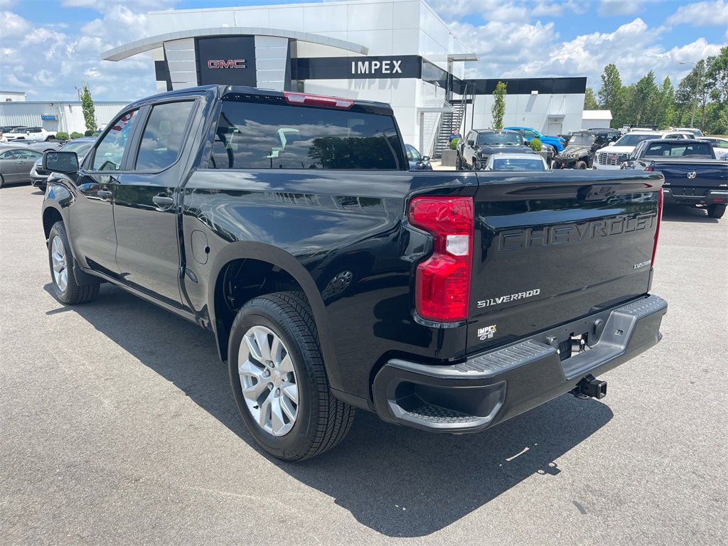 Used 2024 Chevrolet Silverado 1500 Custom image 3