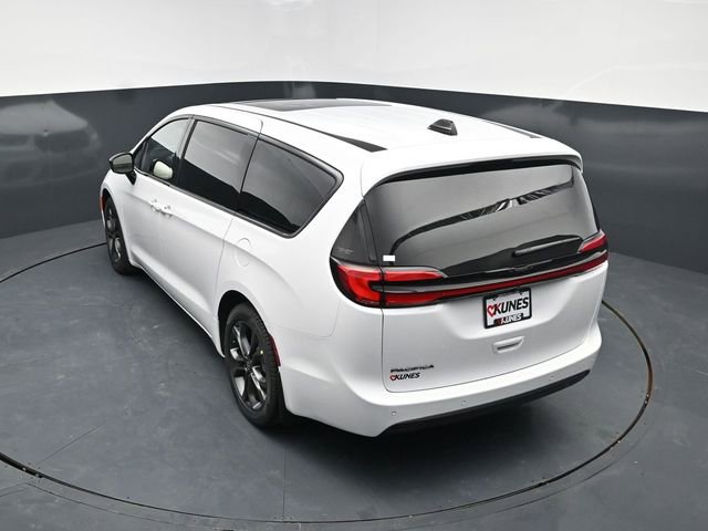 New 2026 Chrysler Pacifica Select image 48