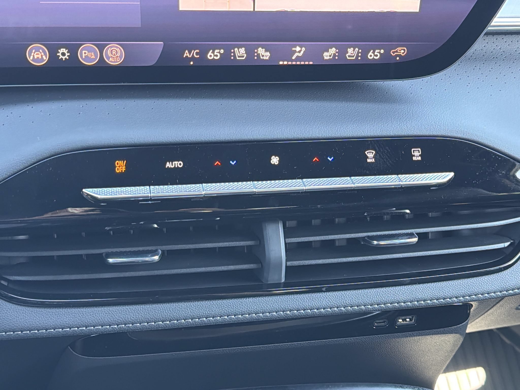 New 2027 Buick Enclave Avenir FWD image 6