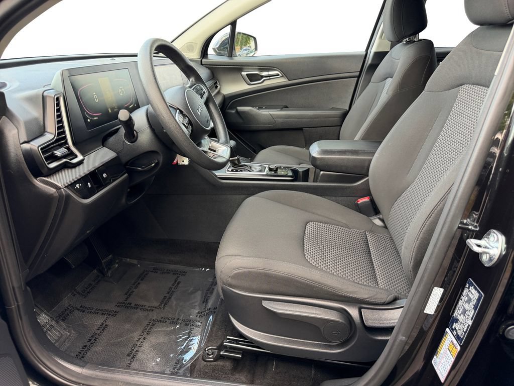 Certified 2025 Kia Sportage LX AWD/4WD image 16