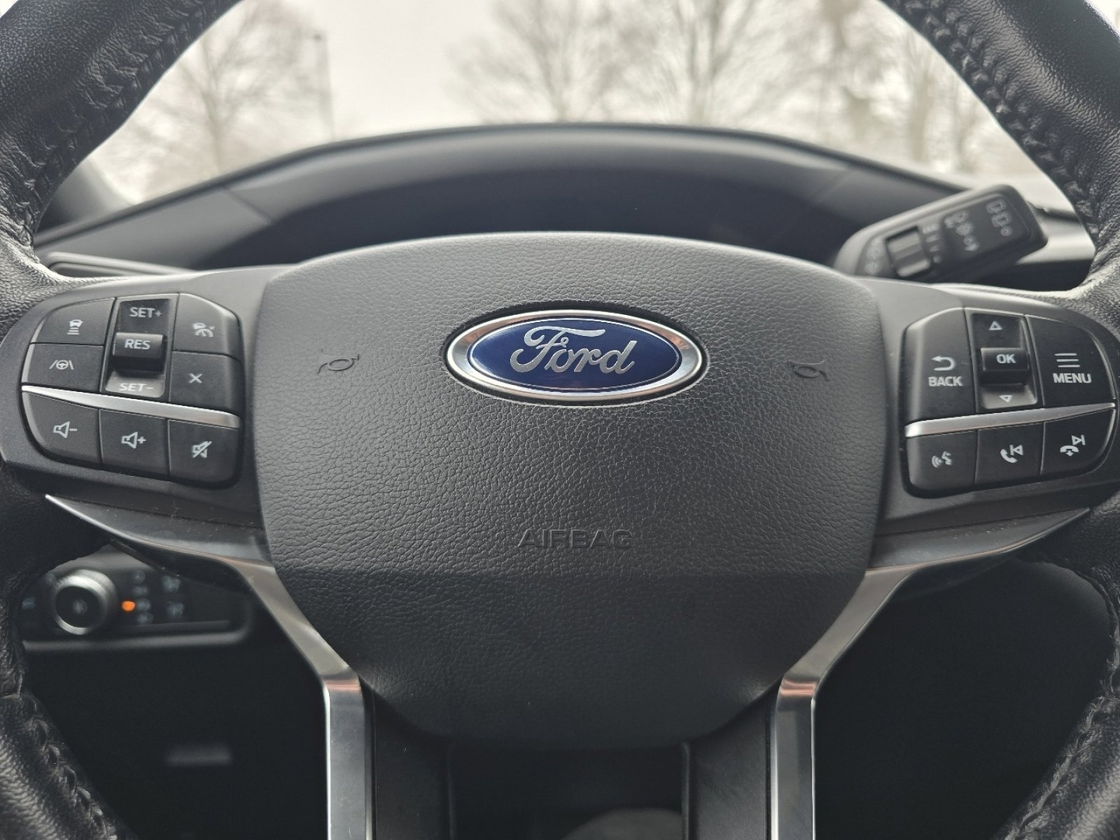 Used 2020 Ford Explorer Limited image 31