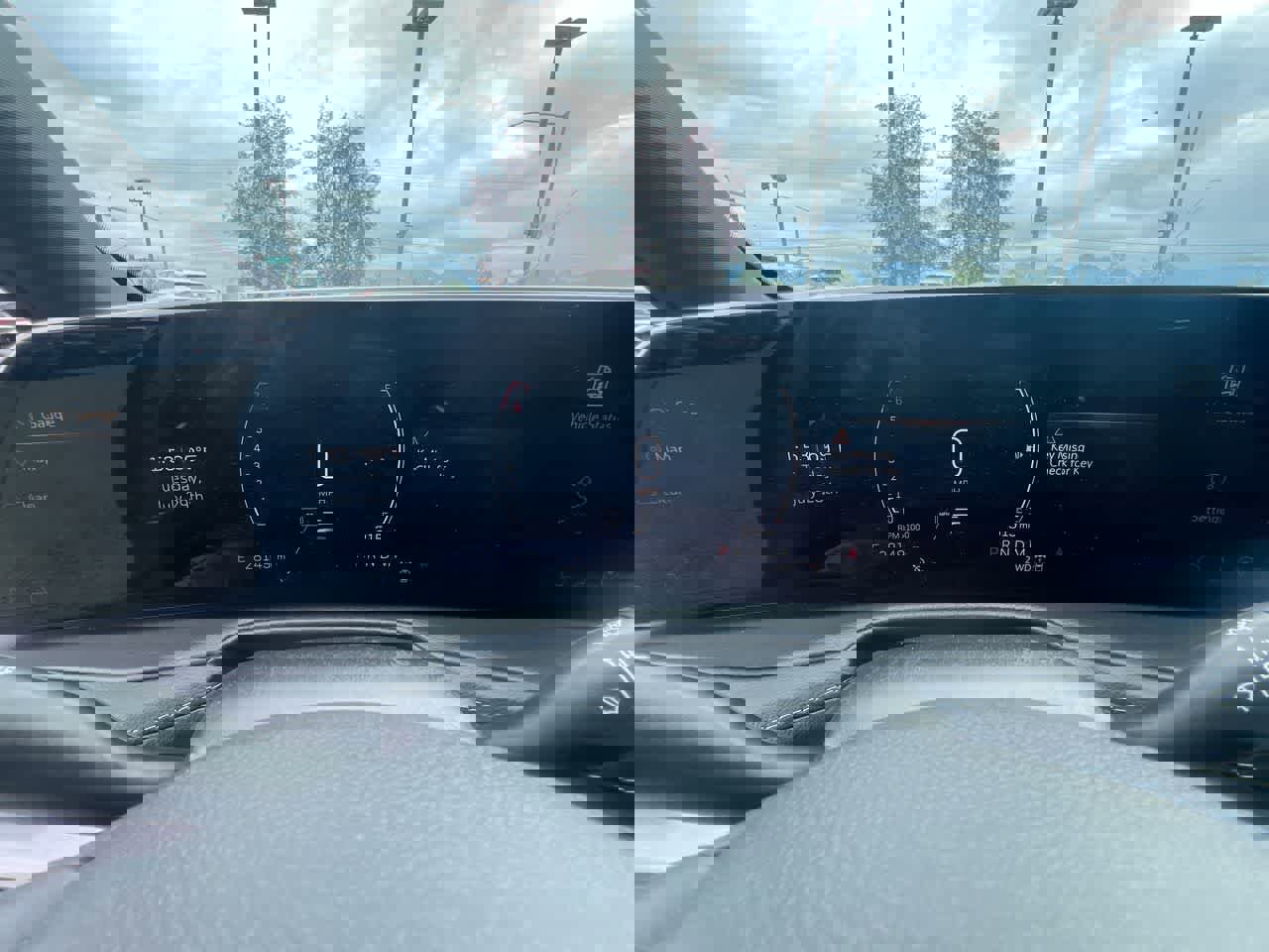 Used 2024 Cadillac XT4 Premium Luxury image 15