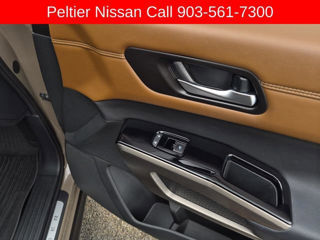 Used 2024 Nissan Pathfinder Platinum image 16