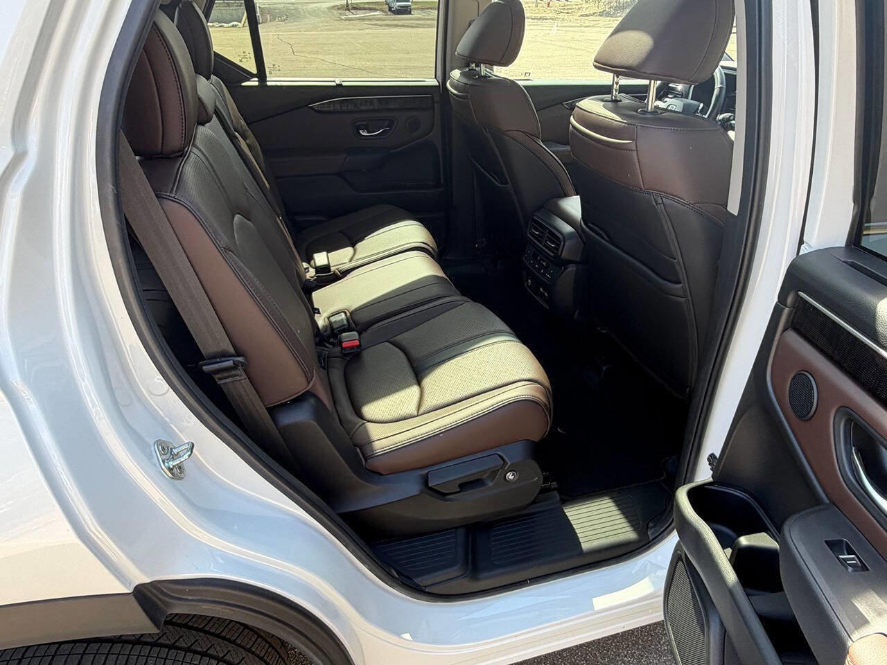 Used 2023 Honda Pilot Elite image 18