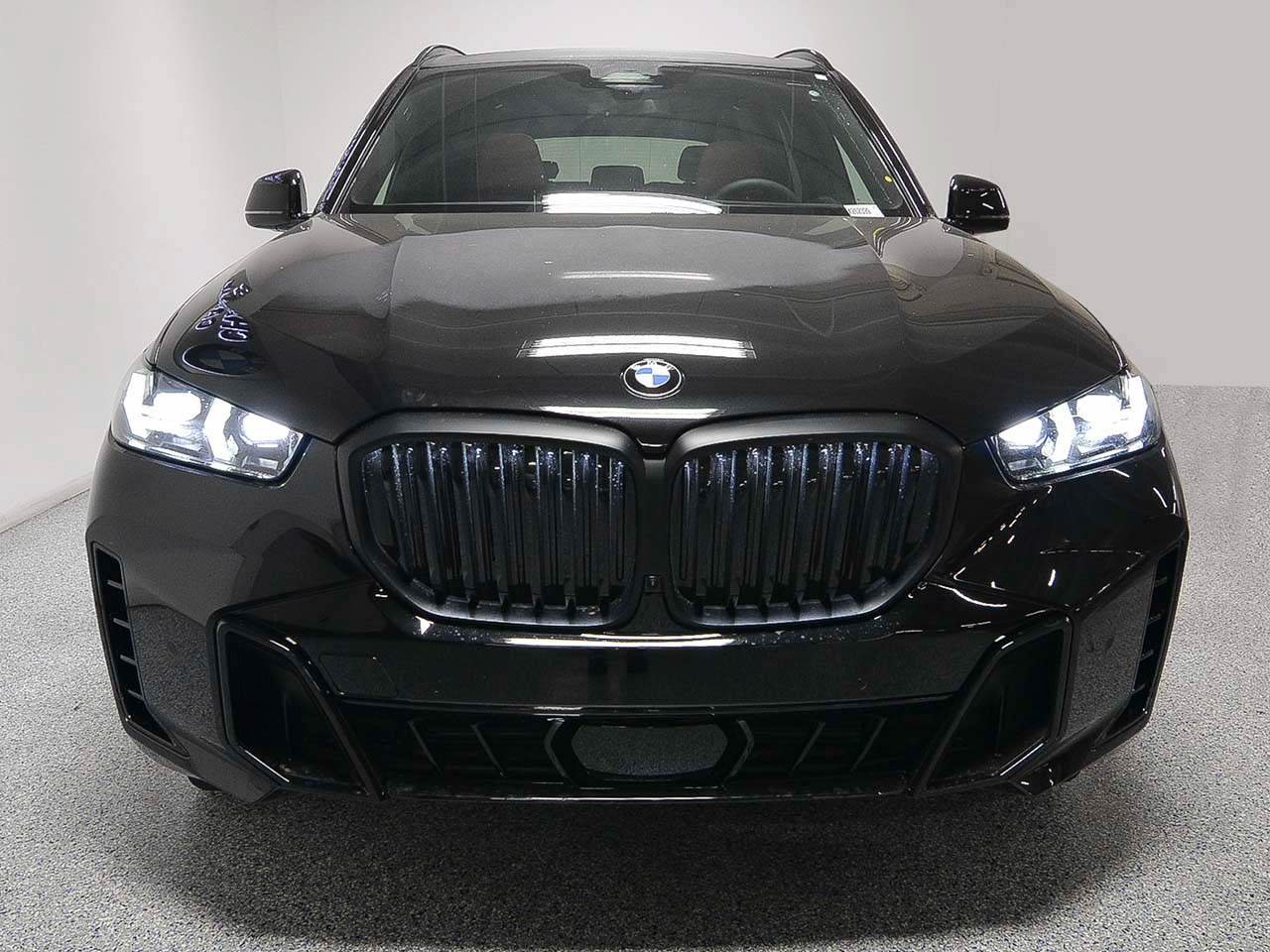 Used 2026 BMW X5 xDrive40i w/ M Sport Package AWD/4WD image 2