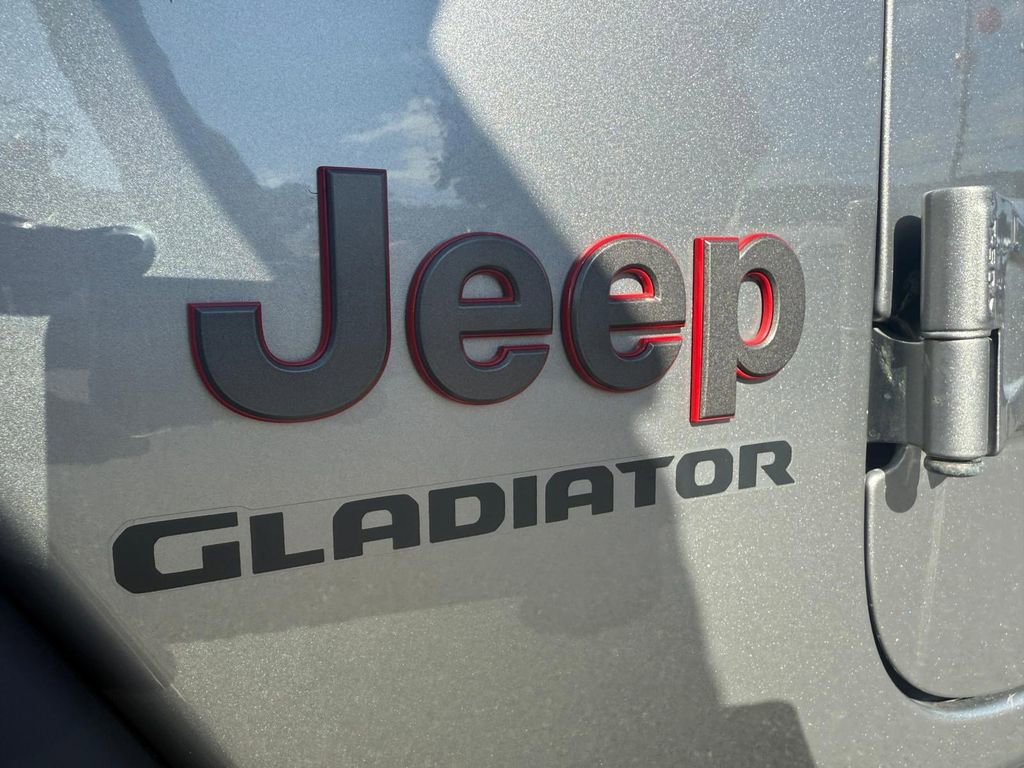Used 2020 Jeep Gladiator Rubicon w/ Cold Weather Group image 11