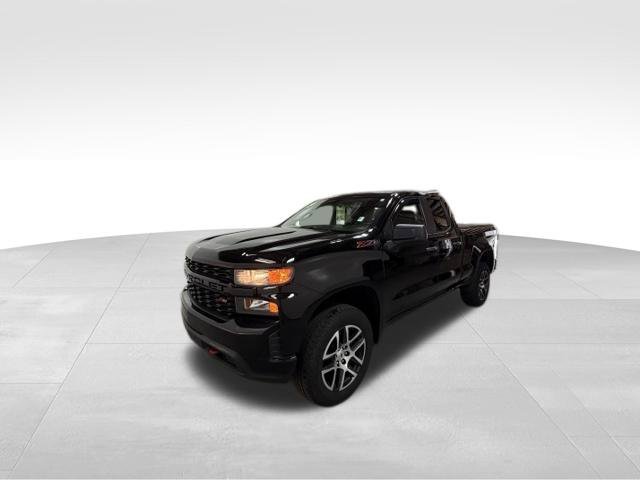 Used 2019 Chevrolet Silverado 1500 Custom Trail Boss w/ Custom Convenience Package AWD/4WD image 2