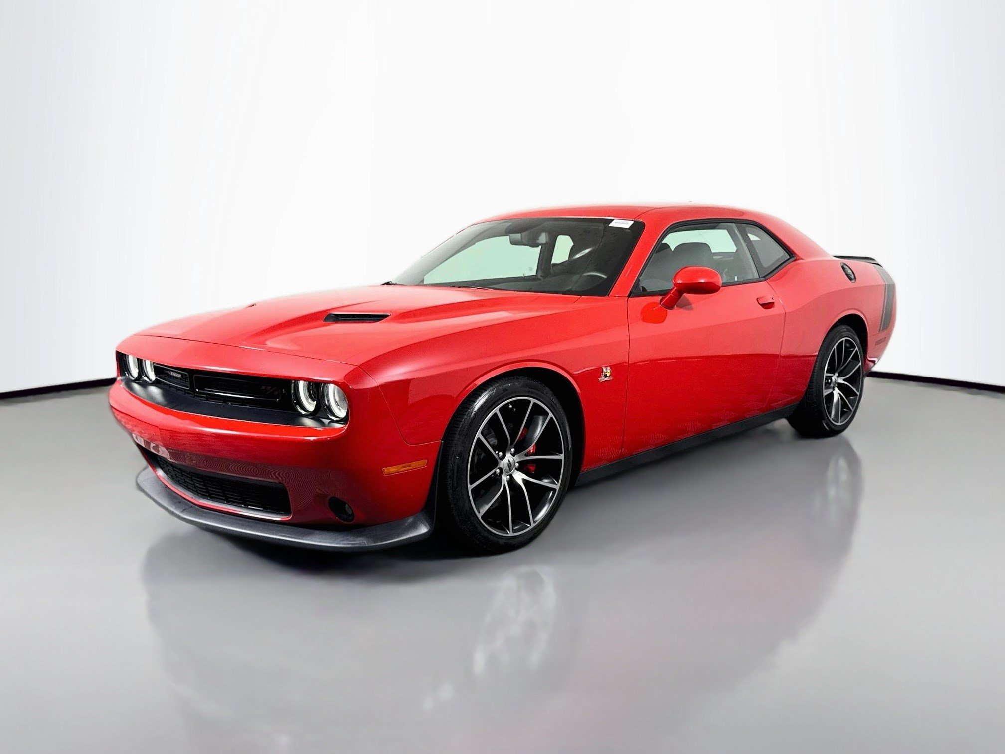 Used 2018 Dodge Challenger R/T Scat Pack RWD image 4