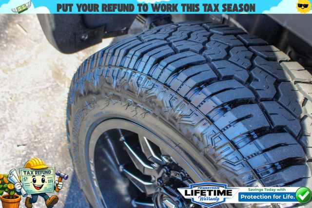 Used 2024 Chevrolet Silverado 2500 LTZ w/ LTZ Convenience Package image 13