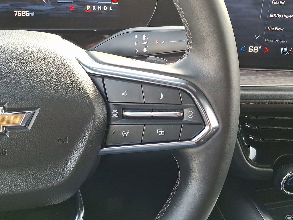 Used 2025 Chevrolet Suburban Premier image 22