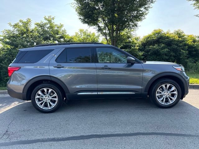 Used 2024 Ford Explorer XLT w/ Equipment Group 202A AWD/4WD image 9