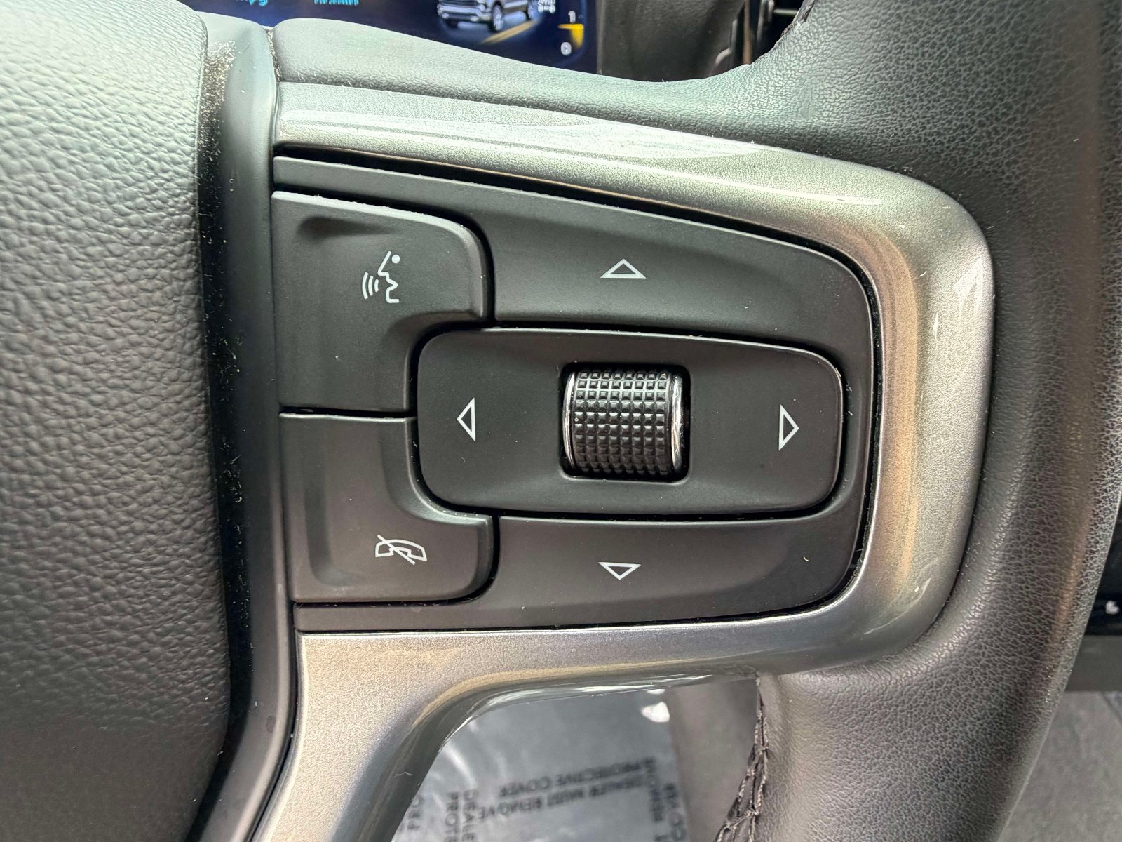 Used 2023 Chevrolet Silverado 1500 LT AWD/4WD image 14