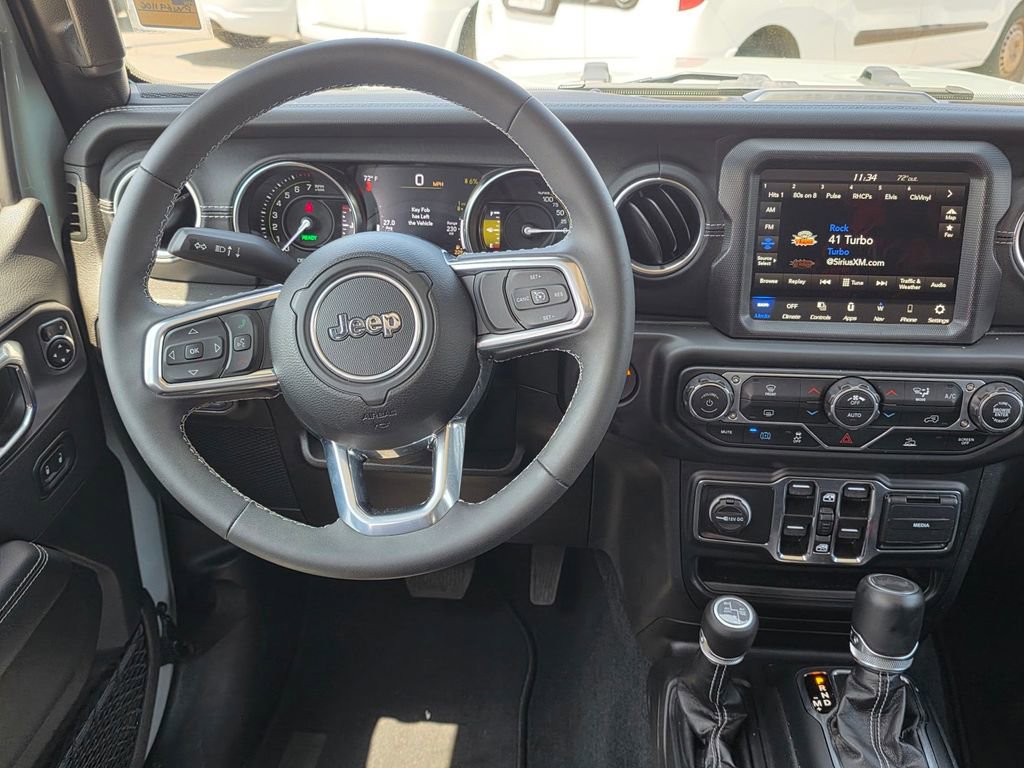 Used 2023 Jeep Wrangler Unlimited Sahara AWD/4WD image 18