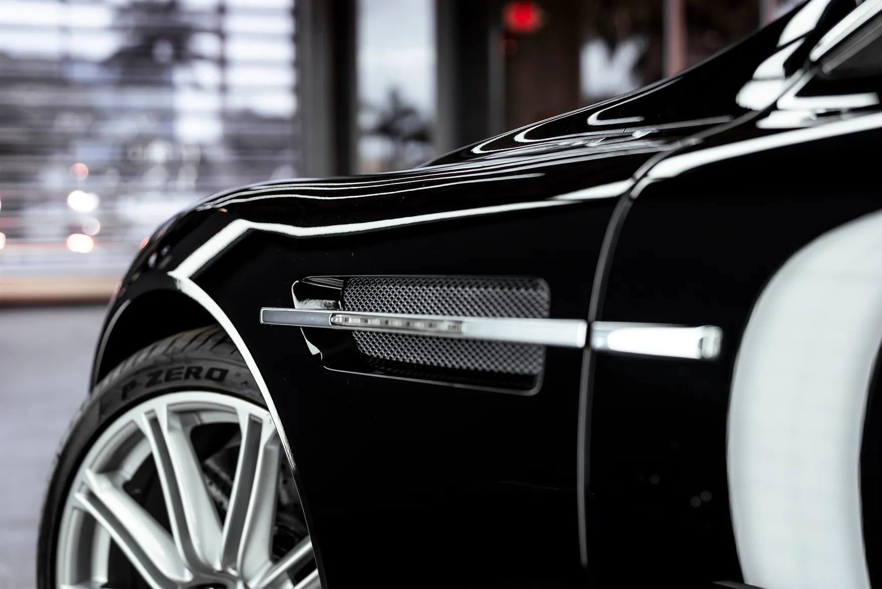 Used 2009 Aston Martin DBS Coupe RWD image 42