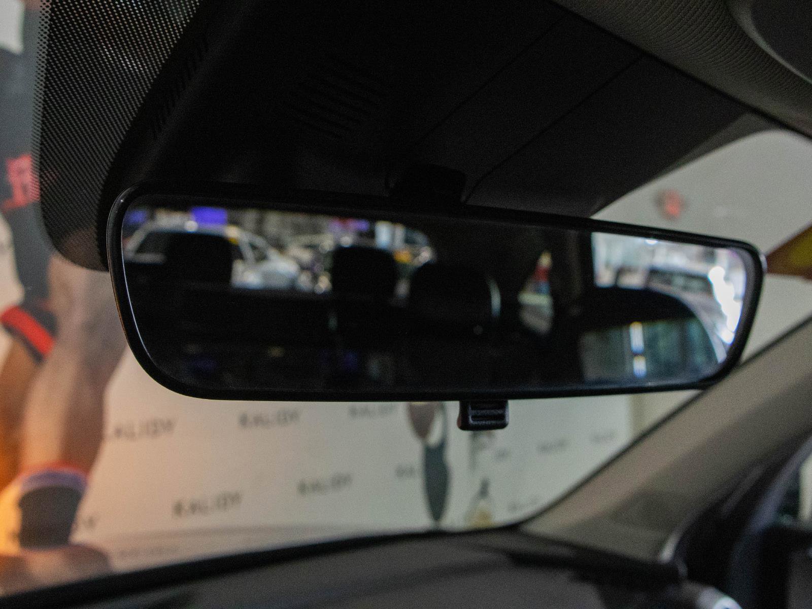 Used 2025 Kia Sorento S w/ Panoramic Sunroof Package image 13