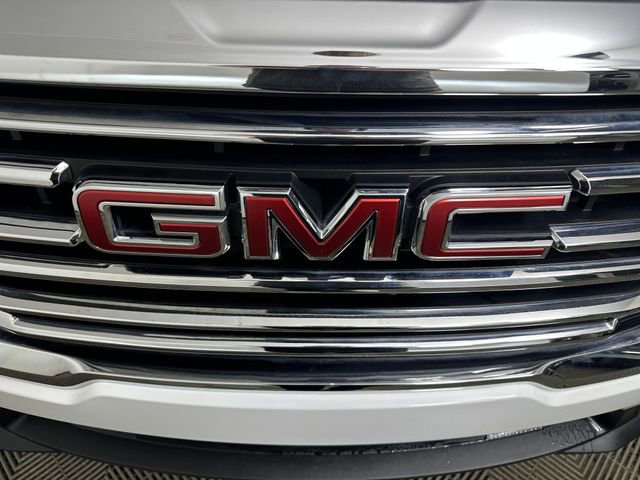 Used 2023 GMC Terrain SLT w/ Infotainment Package II image 9