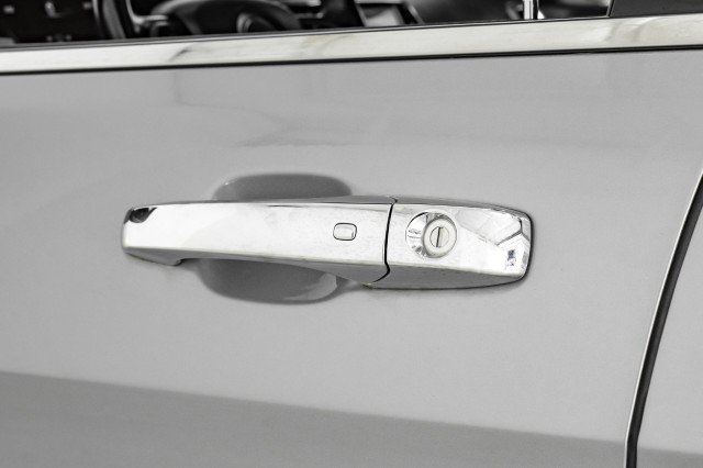 Used 2020 Jeep Grand Cherokee Limited image 38