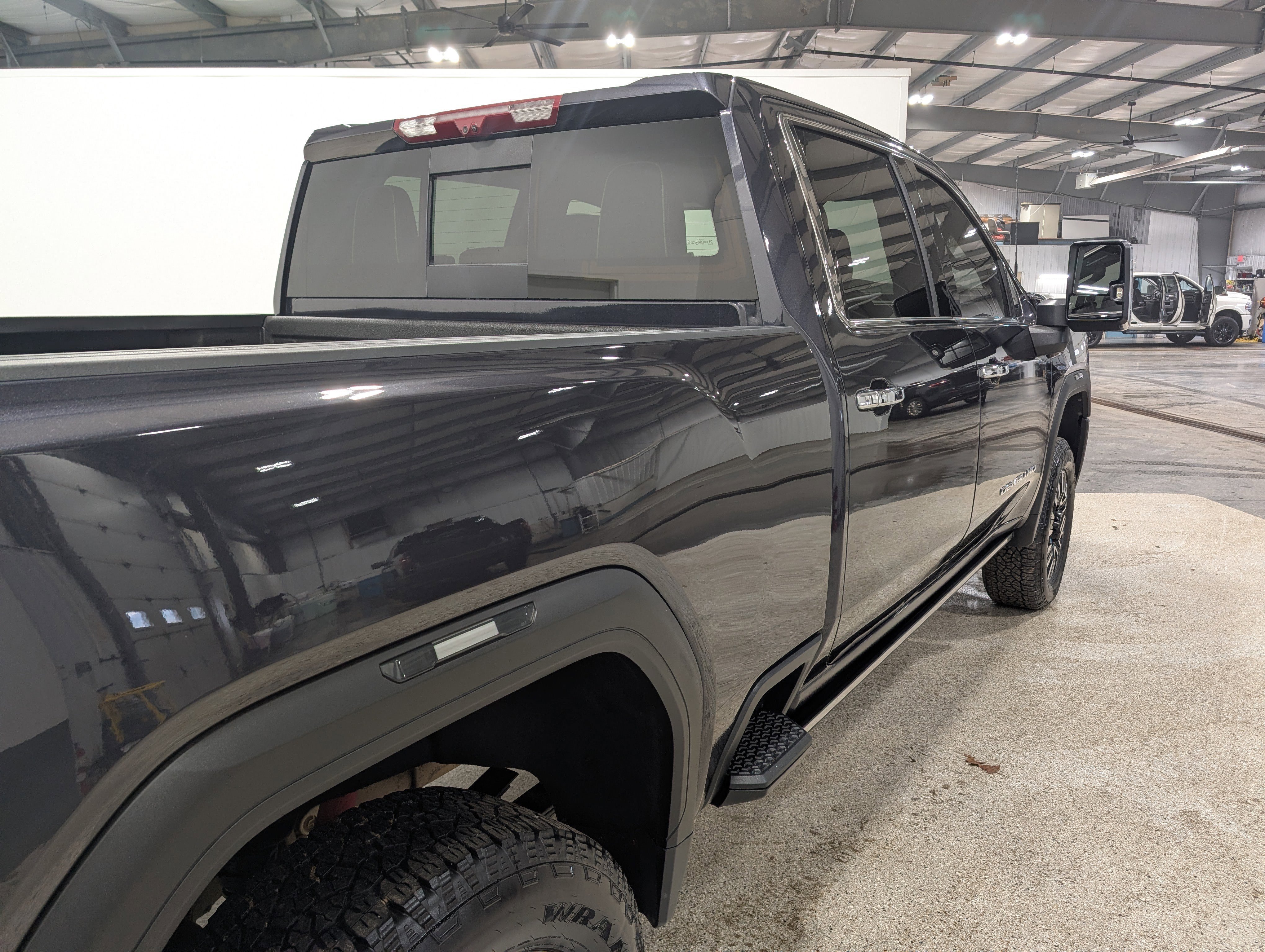 Used 2024 GMC Sierra 3500 Denali Ultimate AWD/4WD image 3