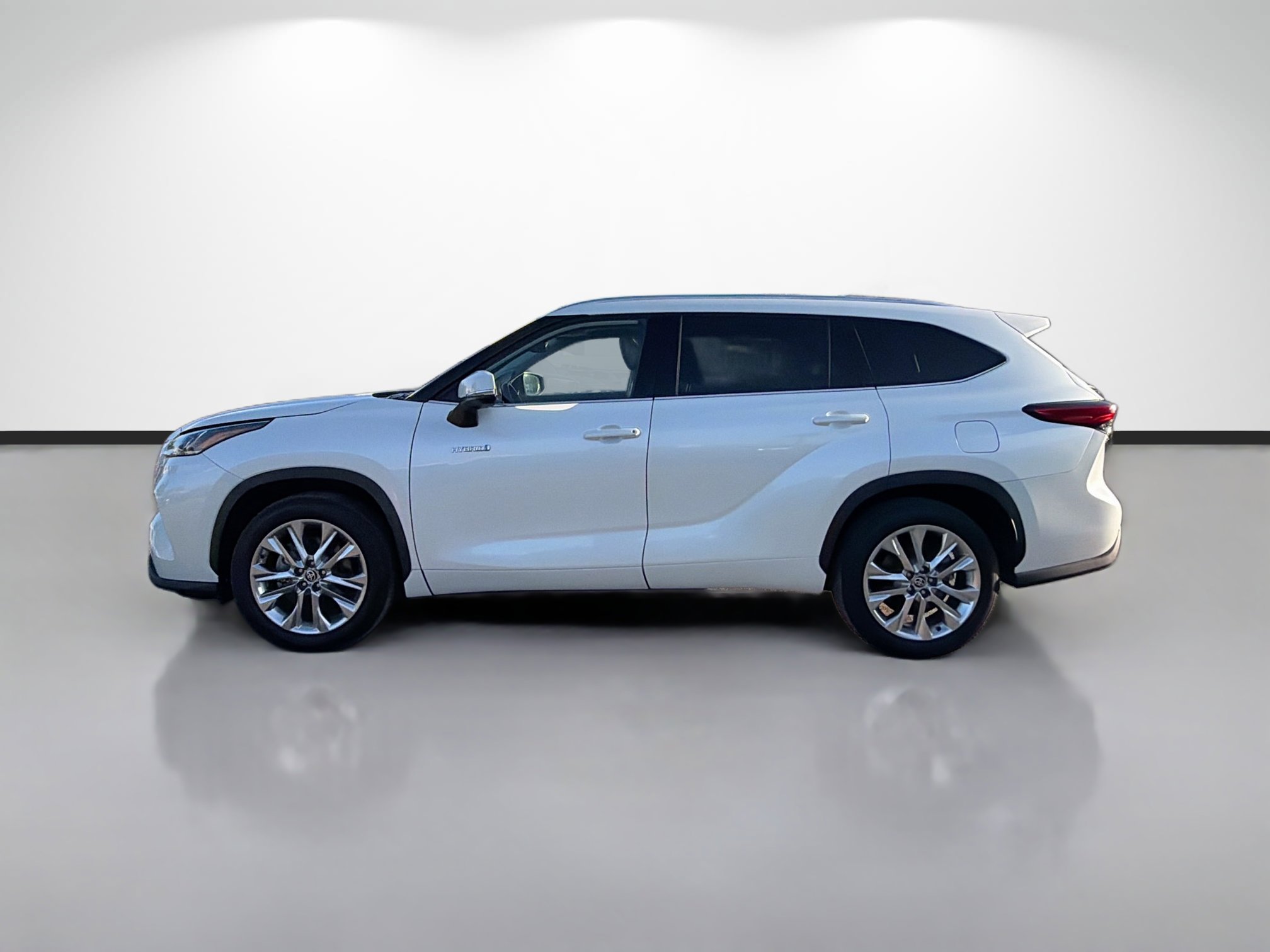 Used 2021 Toyota Highlander Limited image 6