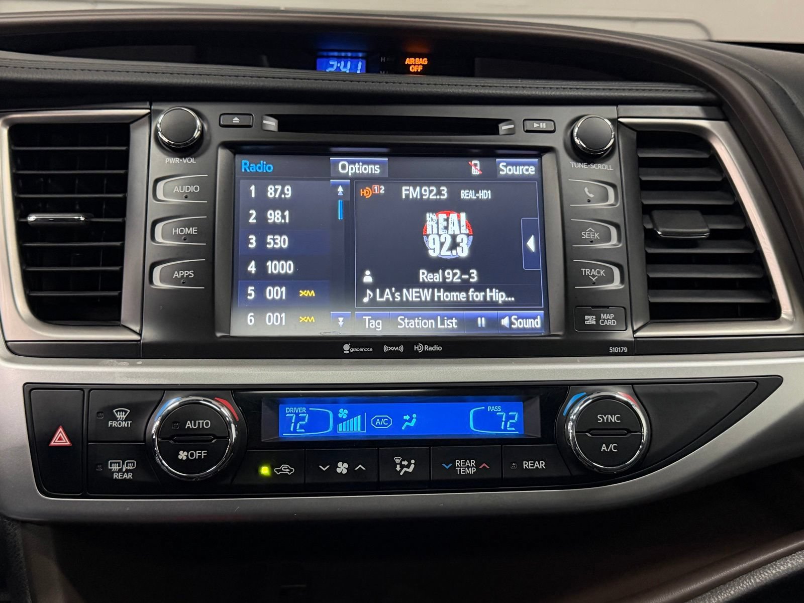 Used 2017 Toyota Highlander XLE AWD/4WD image 34