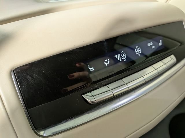 Used 2021 Cadillac Escalade ESV Sport Platinum image 31