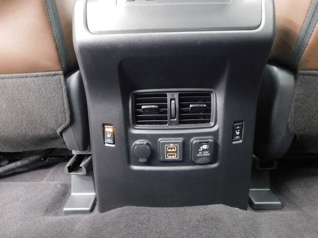 Used 2023 Nissan Titan Platinum Reserve w/ Moonroof Package image 18