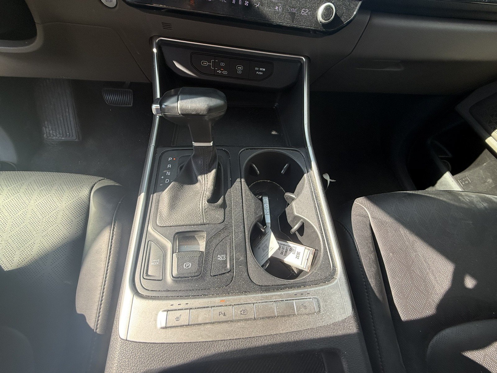 Used 2025 Kia Carnival FWD image 17